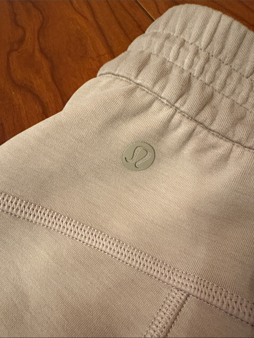 Lululemon shorts - Picture 7 of 8